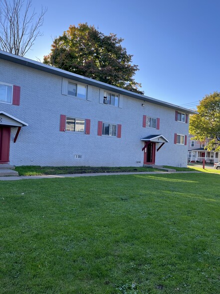 Building Photo - Garden Apartments