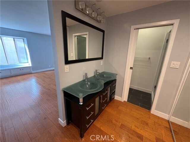 Building Photo - 5625 N Sumner Way