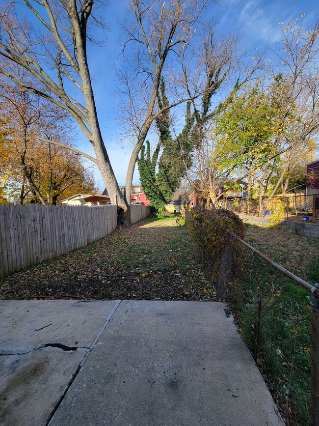 Building Photo - 3 Bedroom Townhouse