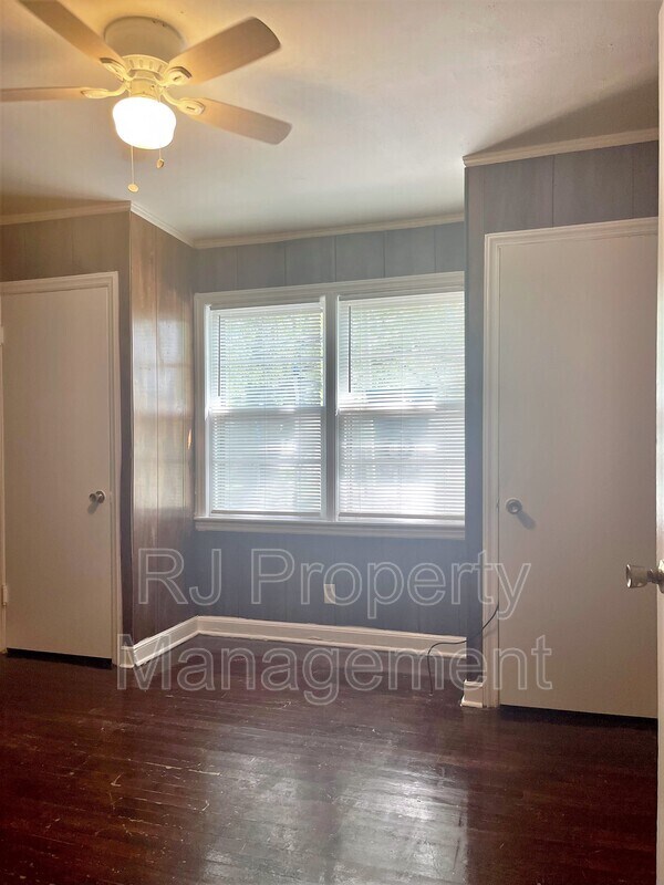 Building Photo - 732 S Greer St