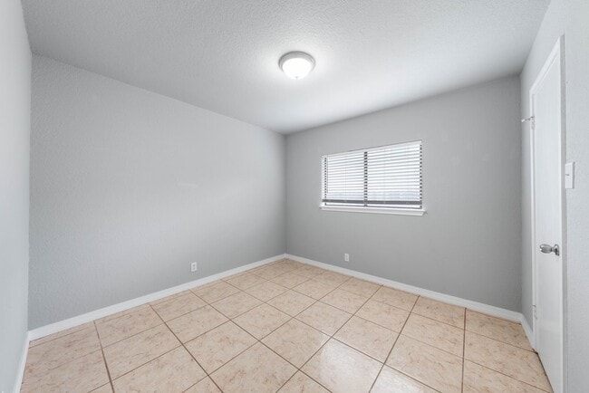 Building Photo - 8778 Serene Ridge Dr