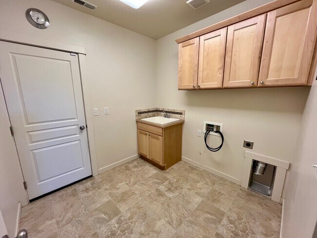 Building Photo - 120 S Voyage Ave
