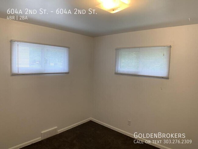 Building Photo - 604 2nd St