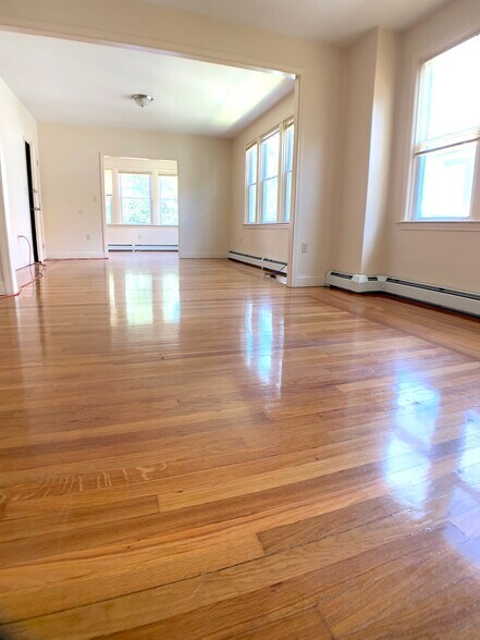 Primary Photo - 134 Lenox Ave