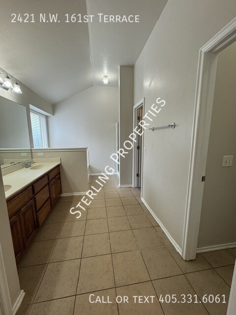 Building Photo - 2421 NW 161st Terrace