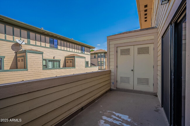 Building Photo - 768 S Beck Ave
