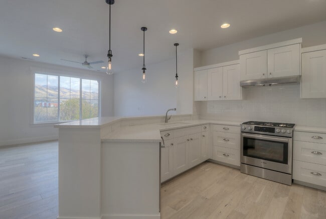 Building Photo - 3322 E Exacta Ln