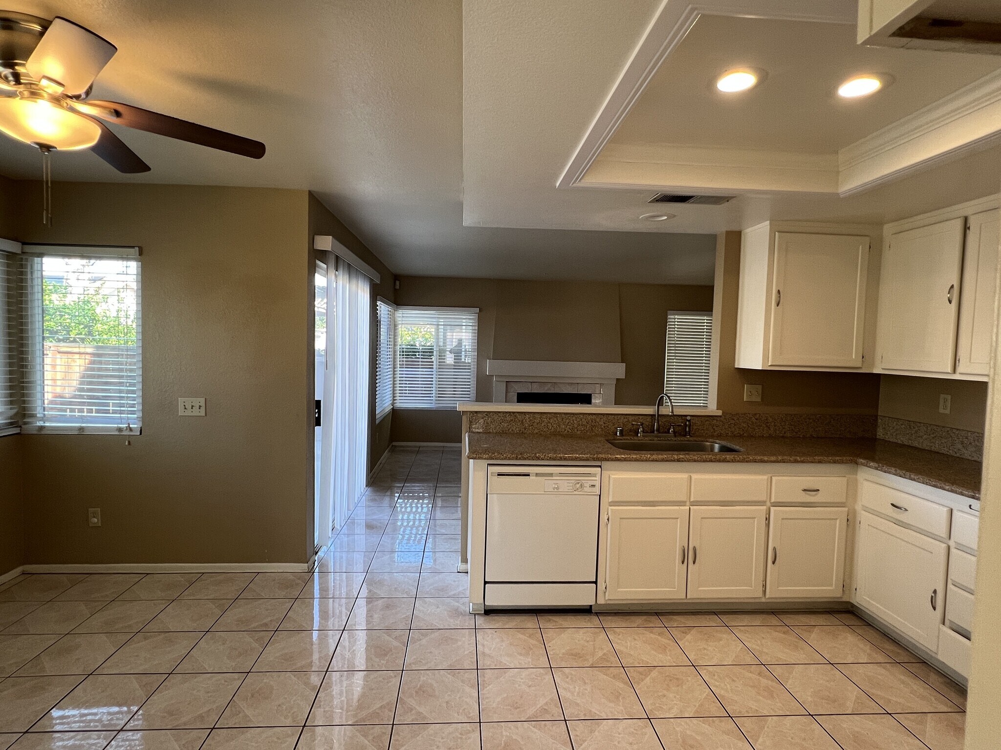 Building Photo - 10484 Agate Ave