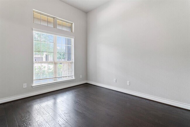 Building Photo - 4926 Thunder Creek Ln