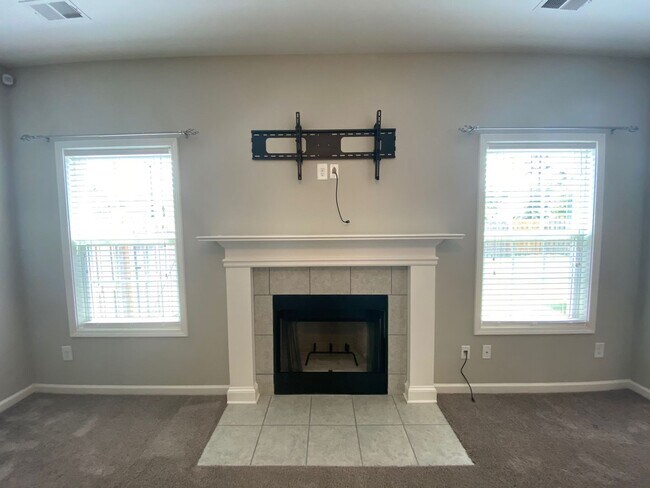 Building Photo - 216 Wild Azalea Dr