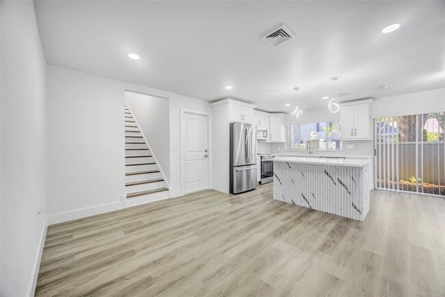 Building Photo - 11728 Raintree Dr