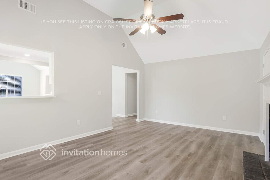 Building Photo - 5301 Sweetsprings Ln SW