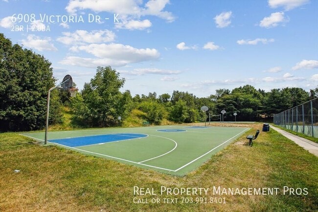 Building Photo - 6908 Victoria Dr