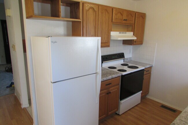 Updated kitchen - 2151 Frances St