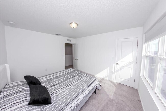 Building Photo - 1802 Sundance Chase Rd