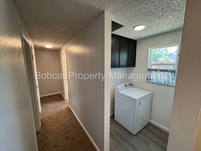 Building Photo - 20 Bodie Dr