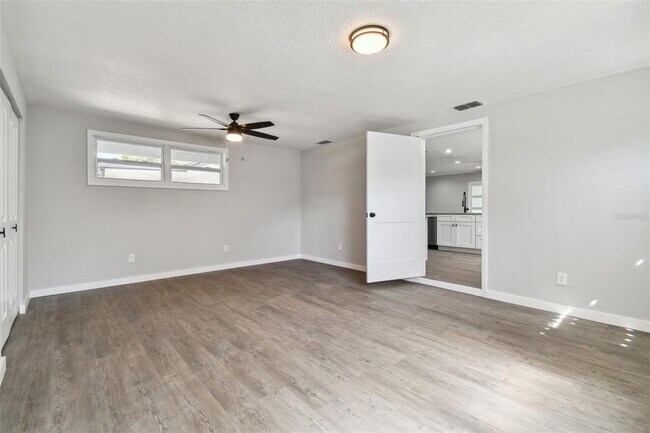 Building Photo - 535 W Palmeden Dr