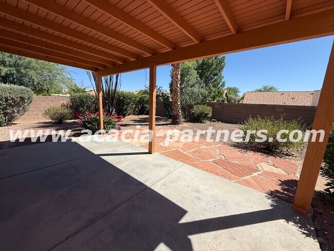 Building Photo - Four Bedroom in Rita Ranch