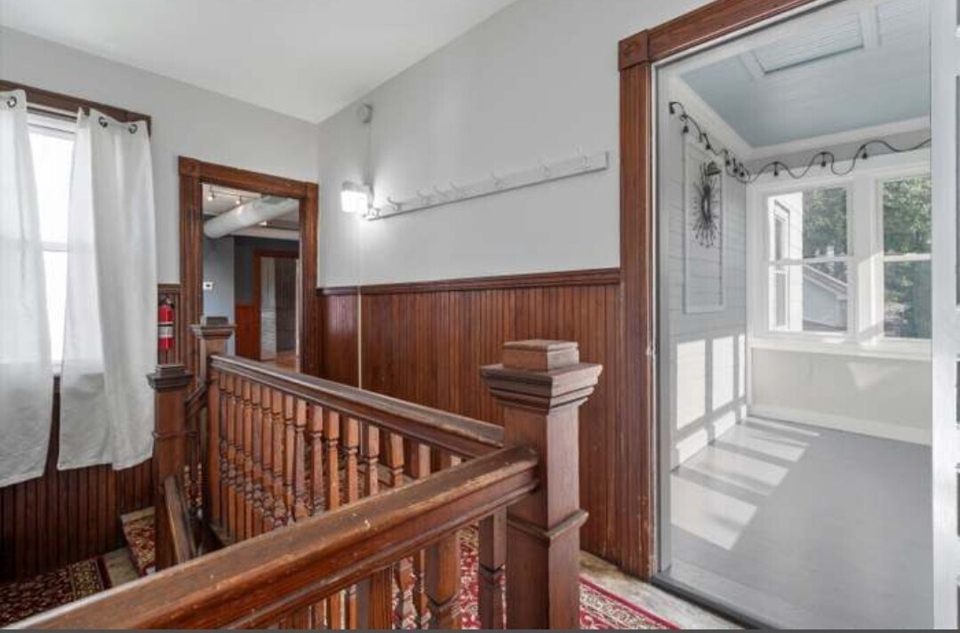 Hallway/stairwell to unit - 33 Krakow Ave