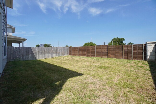 Building Photo - 1610 Iberville Dr