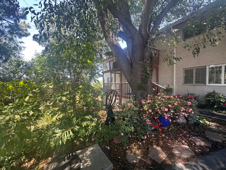 Primary Photo - 1946 Monte Vista Dr