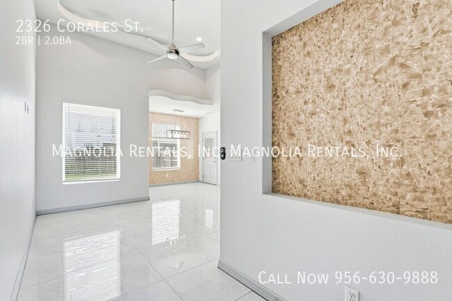 Building Photo - 2326 Corales St