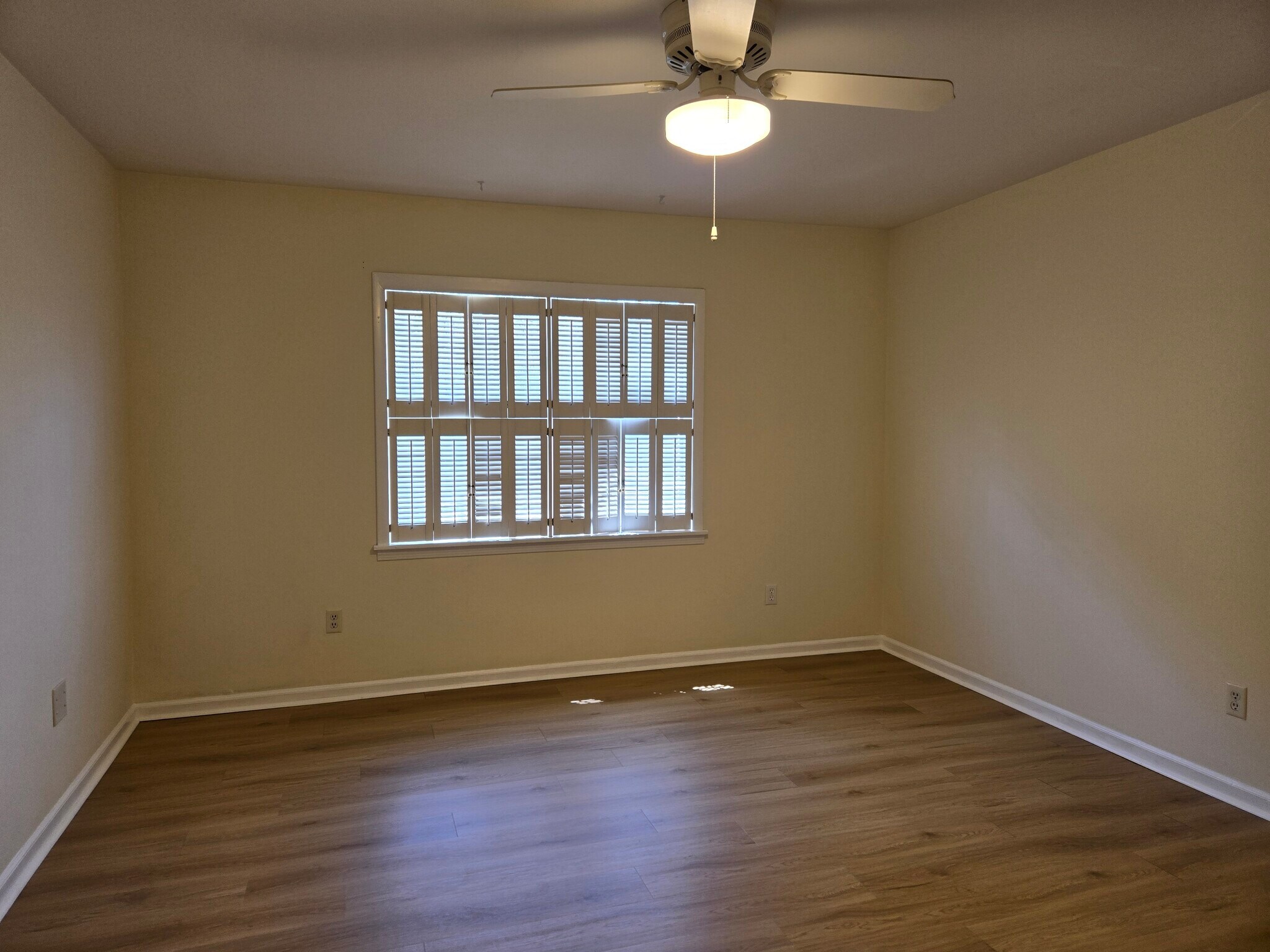 Master bedroom - 2116 Montreat Ln