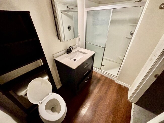 Building Photo - 847 S 60th St