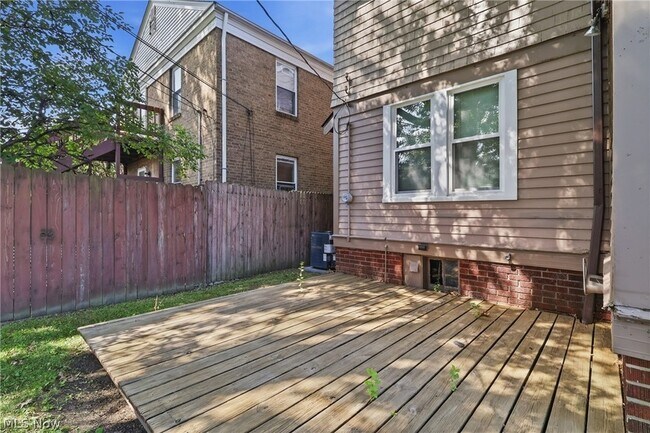 Building Photo - 1539 Elbur Ave