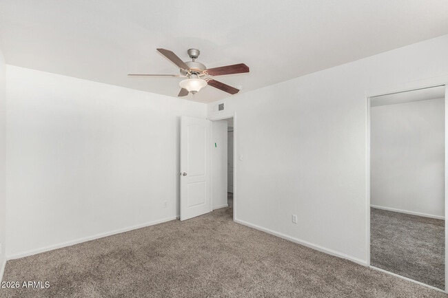 Building Photo - 3418 S Oak St