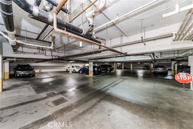 Building Photo - 358 S Gramercy Pl