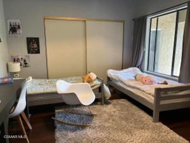 Building Photo - This is a lovely 2 bedroom, 1 1/2 bathroom...