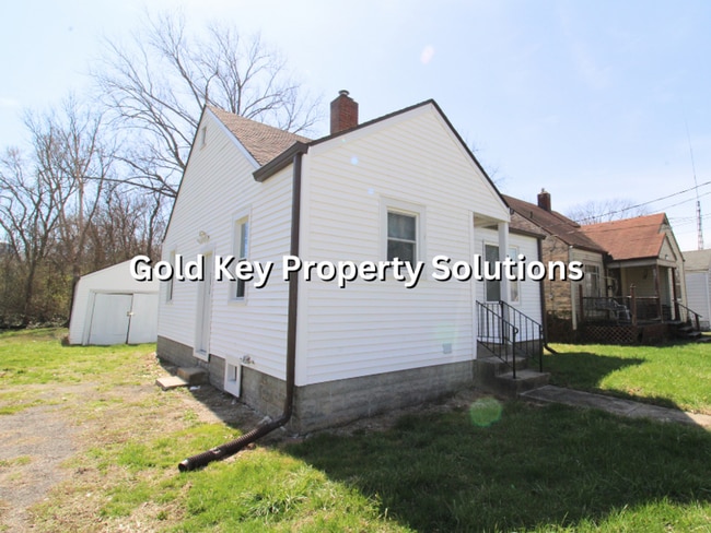 Building Photo - 2 BR 1 BA House with New Flooring and Paint (SECTION 8 APPROVED)