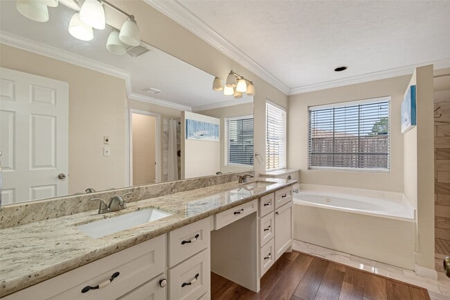 Building Photo - 14018 Danton Falls Dr