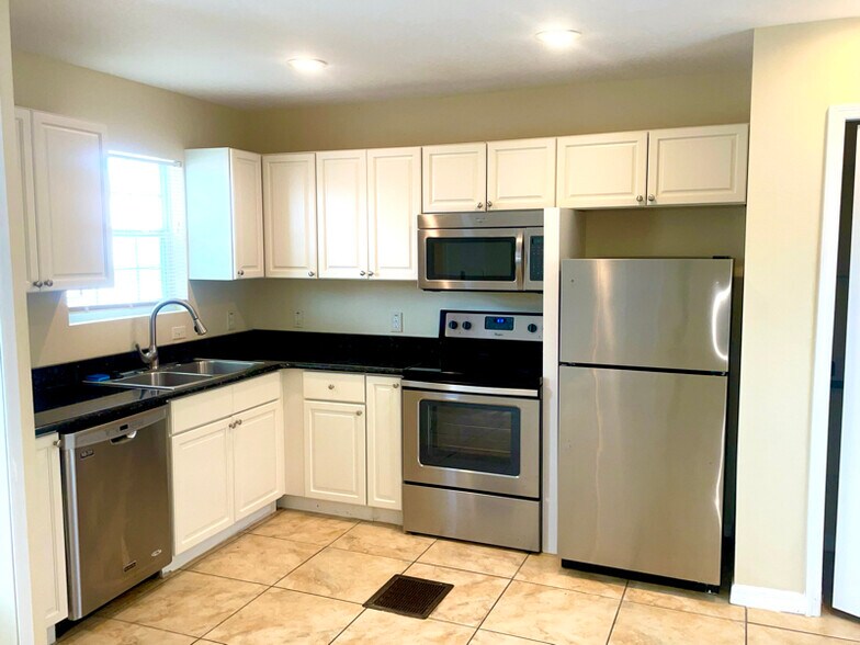 Building Photo - 316 N Grandview Ave