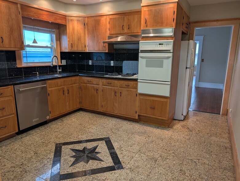 Primary Photo - 759 Boylston St