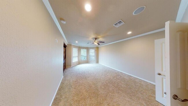 Building Photo - 5705 Lipan Apache Bend