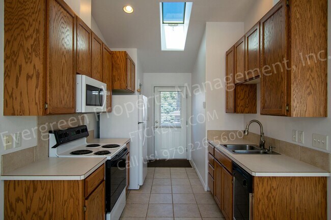 Building Photo - Spacious Loft in Old Town Fort Collins
