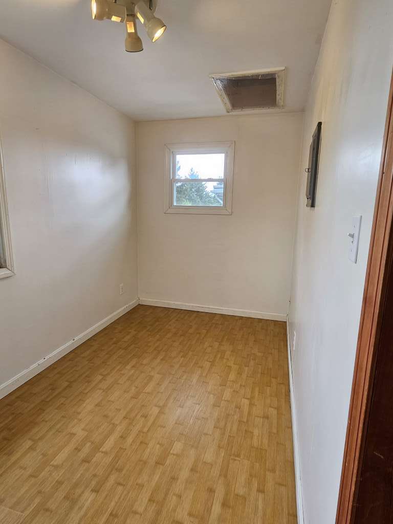 Building Photo - 20 Kosta St