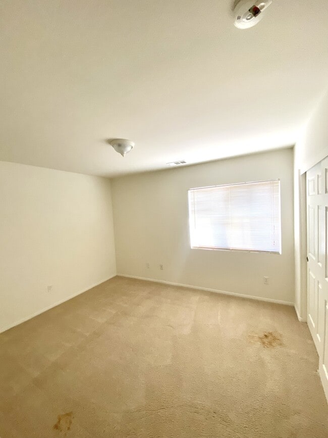 Building Photo - 1886 Spring White Rd