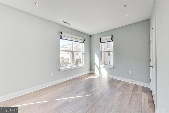 Building Photo - 1458 Piccard Dr