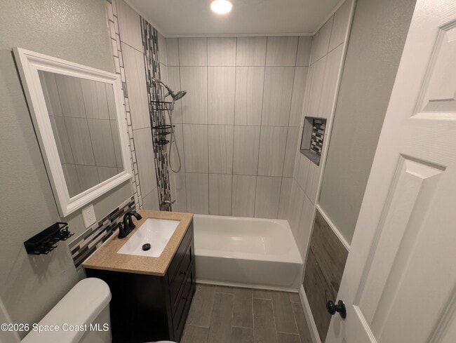 Building Photo - 198 Jackson St