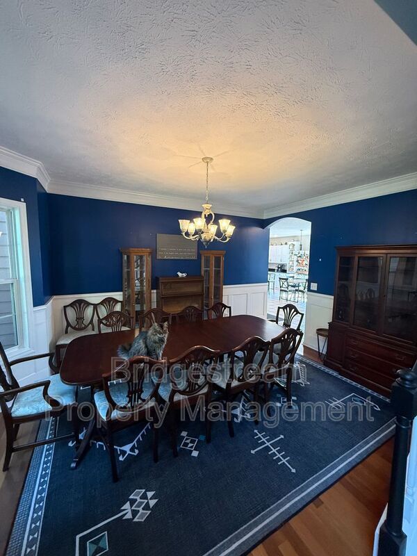 Building Photo - 7425 Pelbrook Farm Dr