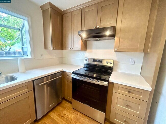 Building Photo - 2946 St Denis Dr