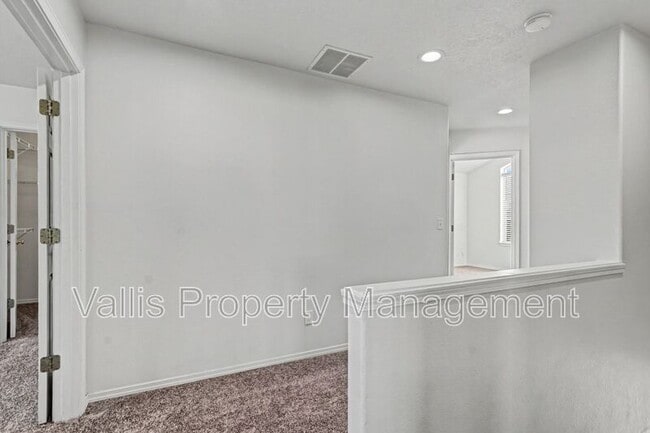 Building Photo - 4936 Evie Jean St NE