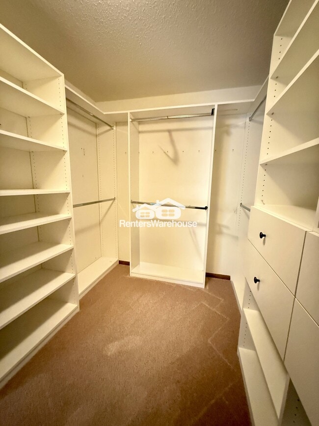 Building Photo - 10445 Fawns Way