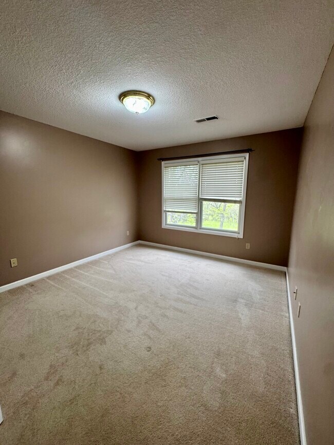 Building Photo - 3054 Cherrywood Dr