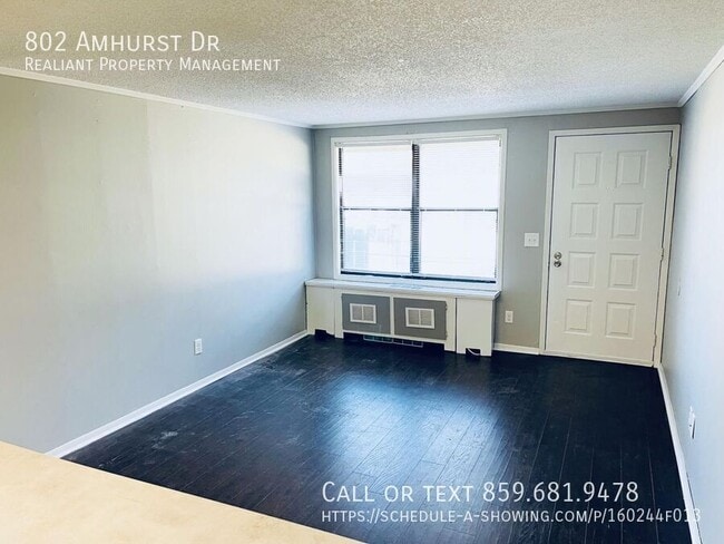 Building Photo - 802 Amhurst Dr