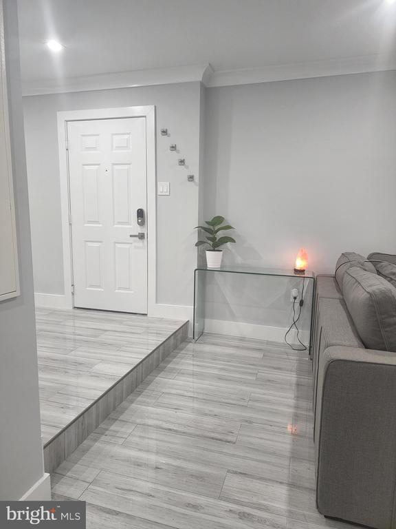 Building Photo - 255 S Pickett St