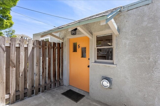 Building Photo - 2308 Woolsey St. #5 - 1 bedroom | 1 bath |...